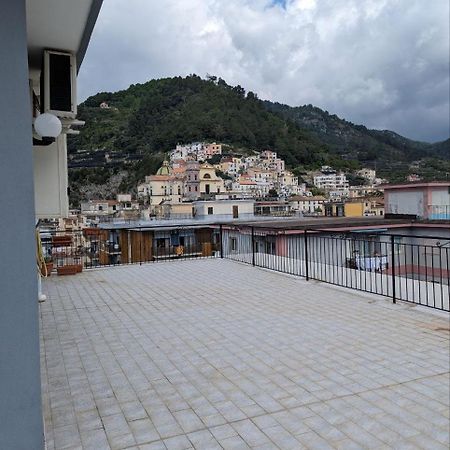 Piccolo Appartamento Con Grande Terrazzo Panoramico Майорі Екстер'єр фото